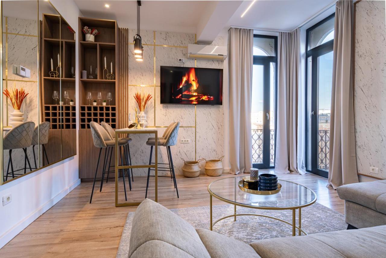 Ferienwohnung Golden View - Breathtaking Location In Bukarest Exterior foto