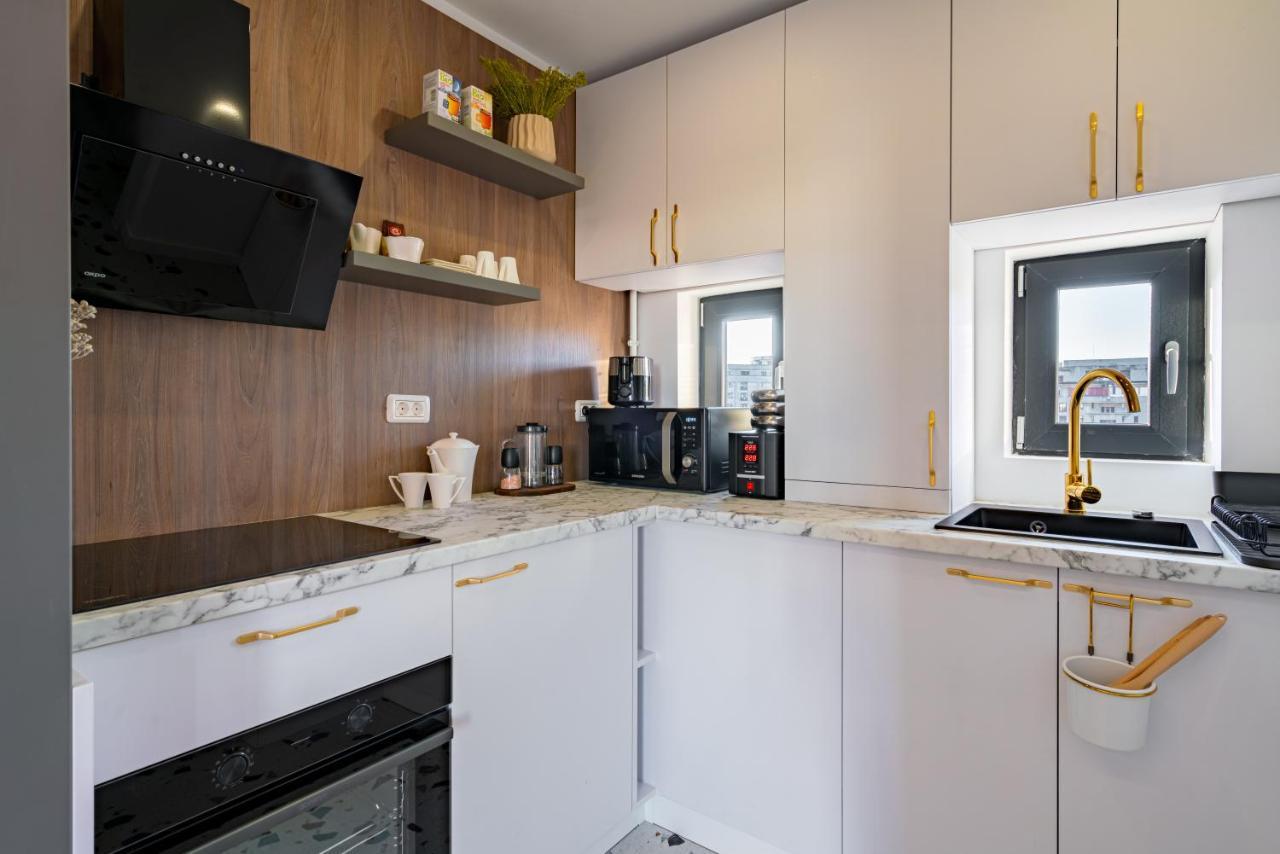 Ferienwohnung Golden View - Breathtaking Location In Bukarest Exterior foto